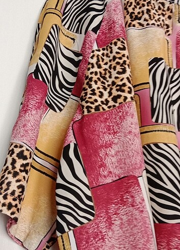48 Beden çeşitli Renk zebra ve leopar detaylı elbise