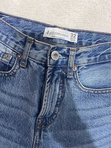 Stradivarius stradivarius straight fit jean