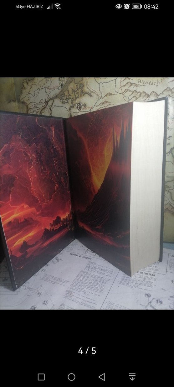 Deliler ve Cellatlar 
Efsanevi Mitoloji Kitabı - Siyah Kapaklı - Görsel 4