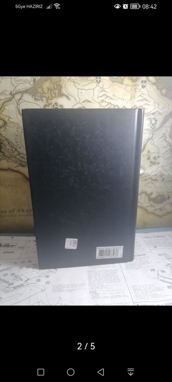 Deliler ve Cellatlar 
Efsanevi Mitoloji Kitabı - Siyah Kapaklı - Görsel 2