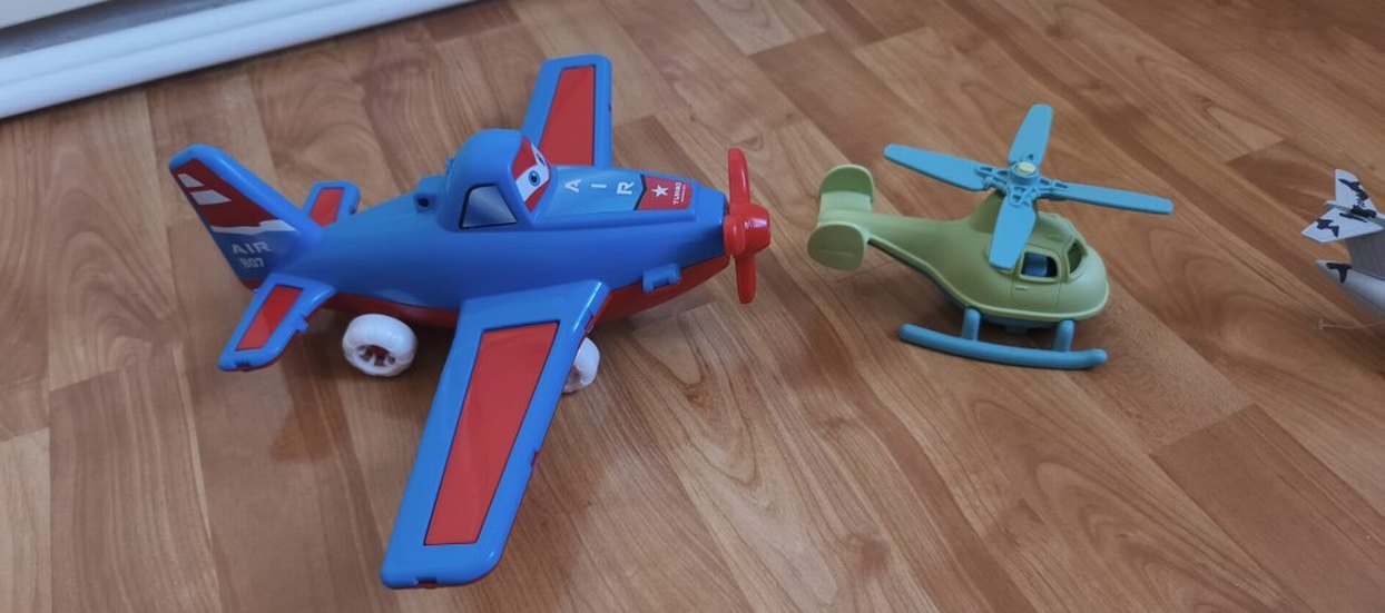 Renkli Mavi Oyuncak Uçak - Görsel 2