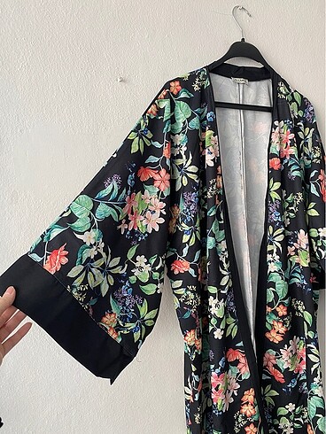 Çiçekli Kimono