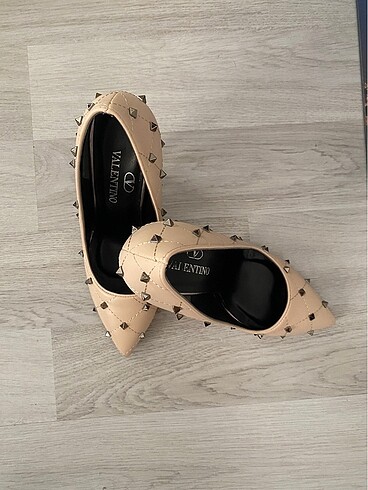 Valentino Stiletto