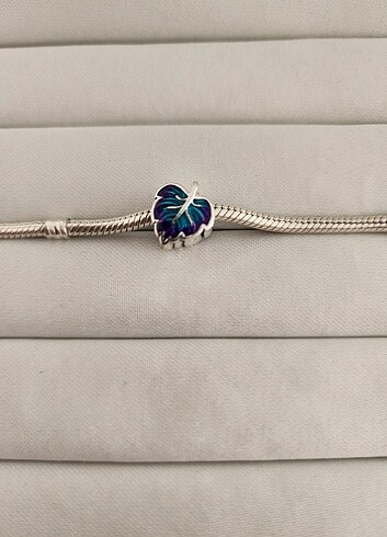 Pandora Mor ve Yeşil Yaprak Charm 