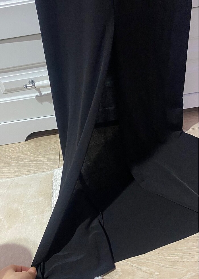 Etiketli kolları tüylü elbise - Görsel 4