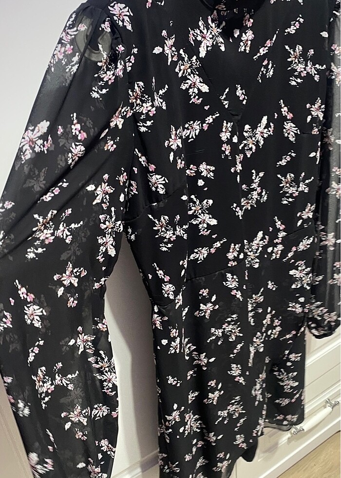 Çiçekli tül elbise - Görsel 3