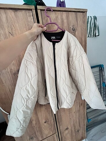 Zara Mont