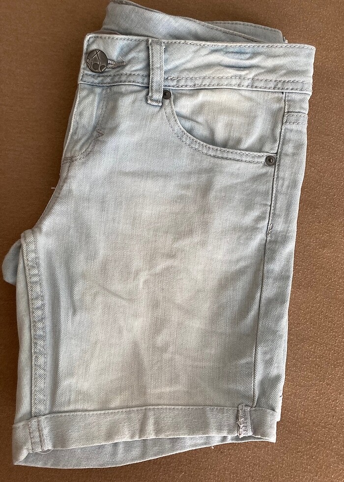 Kısa kot pantolon - Görsel 3