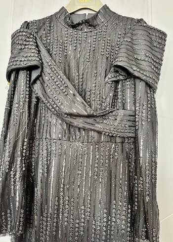 Gri Uzun Drapeli Kadın Abiye - Görsel 5