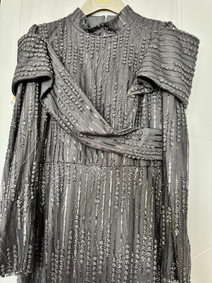 Gri Uzun Drapeli Kadın Abiye - Görsel 5