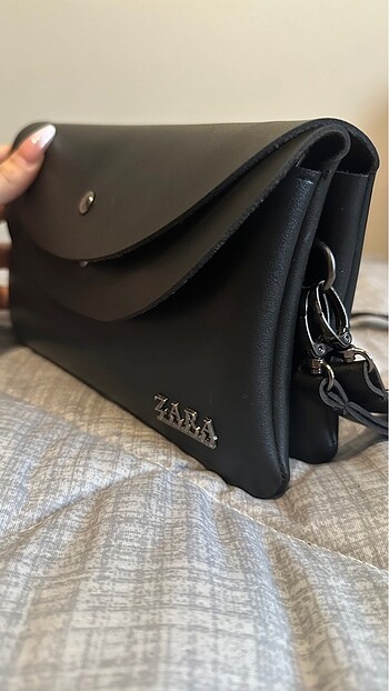  Beden siyah Renk Zara çanta