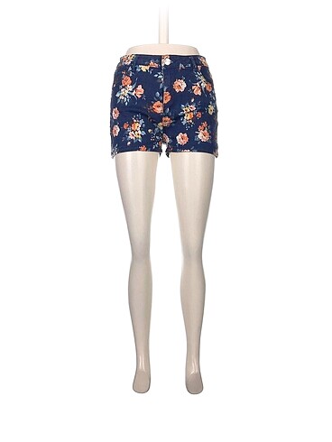 Stradivarius Mini Şort %70 İndirimli.