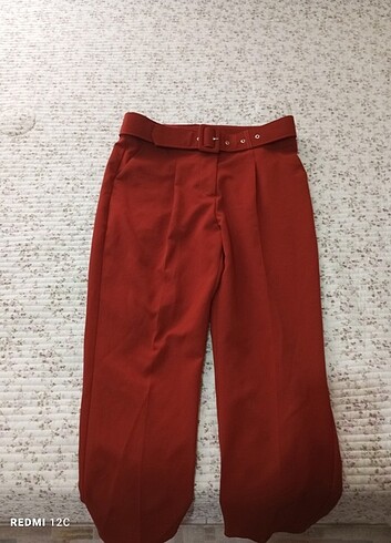 42 Beden kırmızı Renk Kumaş pantolon kemerli kiremit rengi