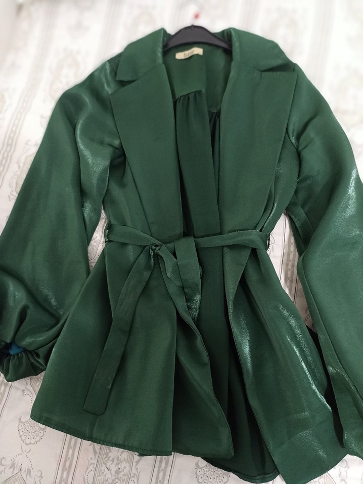 Uzun Kollu Kemerli Yeşil saten kimono ceket - Görsel 2