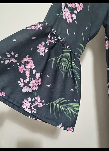38 Beden çeşitli Renk Choker yaka 38/40 beden çiçekli elbise