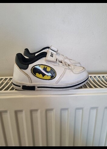 25 Beden beyaz Renk 25 numara lisanslı Batman erkek cocuk spor ayakkabı