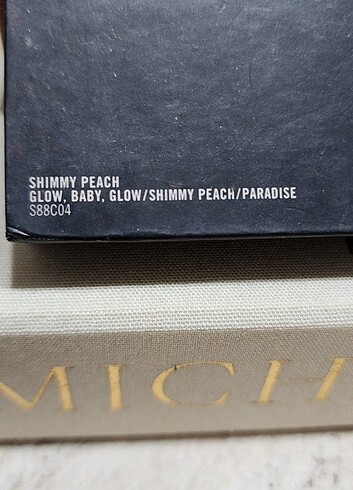 Beden MAC Hyper Real Glow
