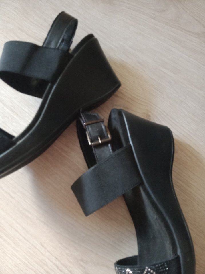 Siyah Bohem Tokalı Dolgu Topuklu Kadın Sandalet - Görsel 5