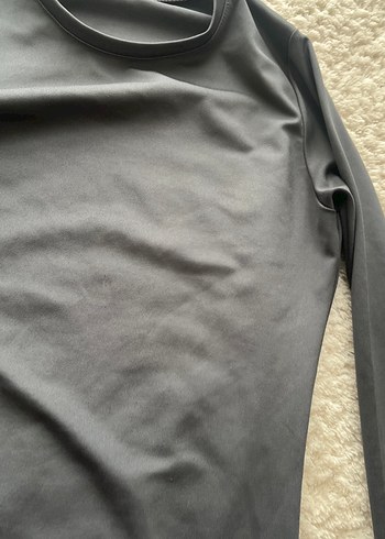 Gri Uzun Kollu Dar Kesim Kadın Tişört - Görsel 4