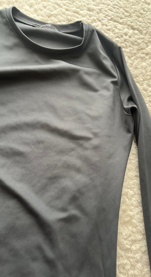 Gri Uzun Kollu Dar Kesim Kadın Tişört - Görsel 4