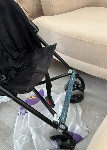 Siyah Bebek Arabası Hafif ve Katlanabilir - Görsel 3