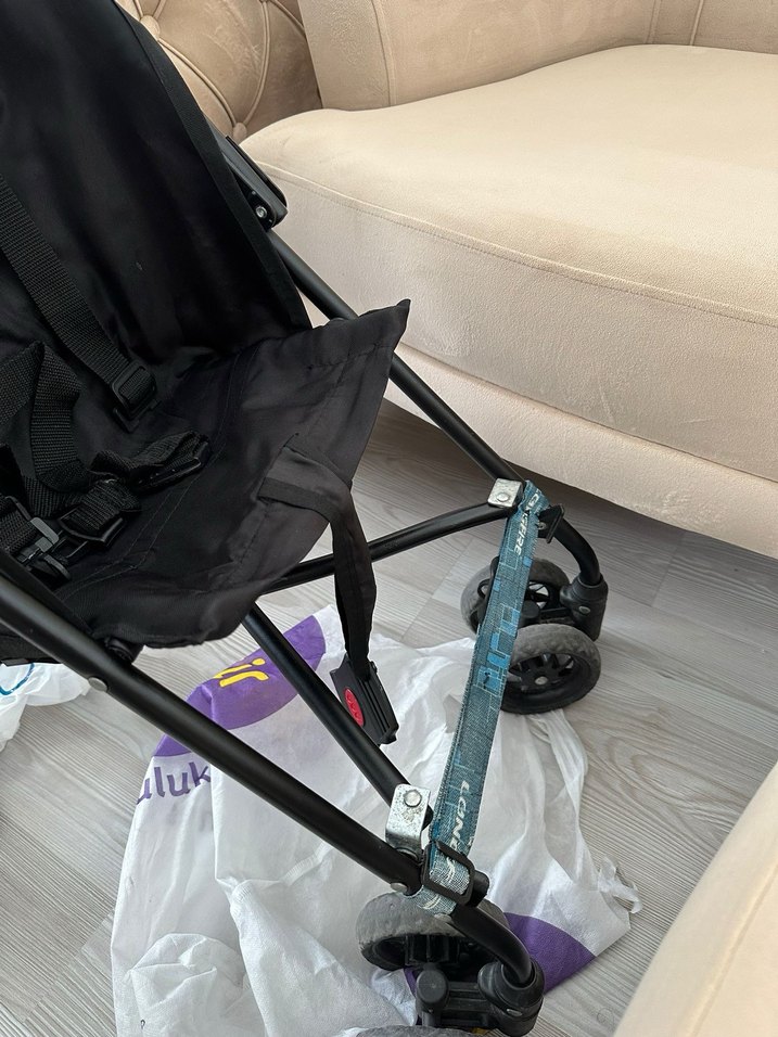 Siyah Bebek Arabası Hafif ve Katlanabilir - Görsel 3