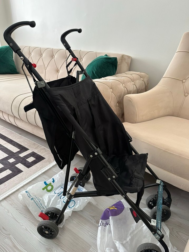 Siyah Bebek Arabası Hafif ve Katlanabilir - Görsel 4