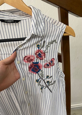 Nakışlı Düğmeli Askısız Gömlek - Görsel 3