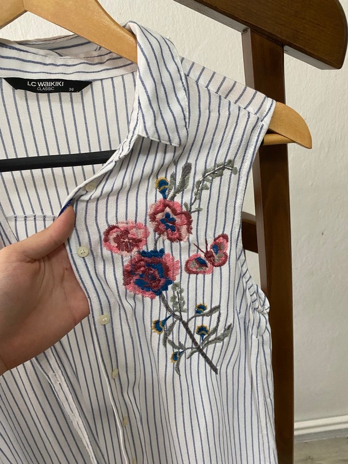 Nakışlı Düğmeli Askısız Gömlek - Görsel 3