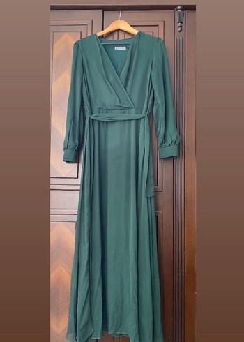 Kemerli V Yakalı Uzun Yeşil Elbise - Görsel 2