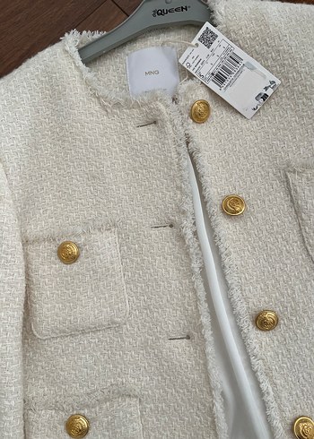 Düğmeli Beyaz Kadın Kısa Yün Ceket - Görsel 2