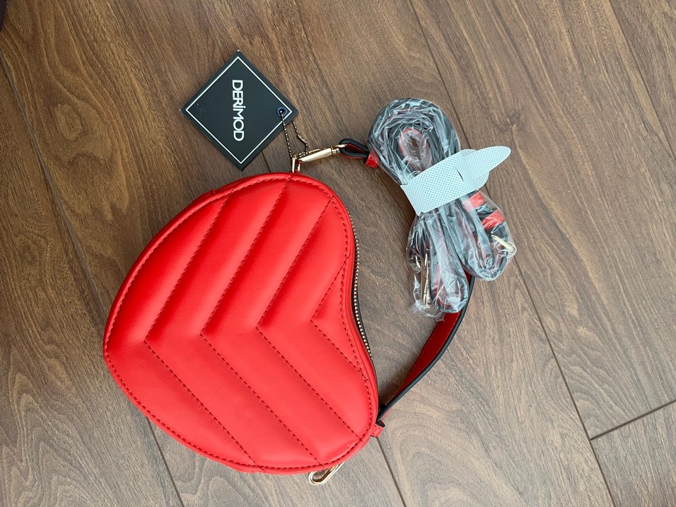 Kırmızı Deri Kalp Şeklinde Kadın Çanta - Görsel 3