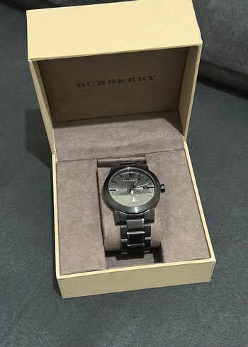 Burberry Siyah Metal Bilezikli Sik Saat