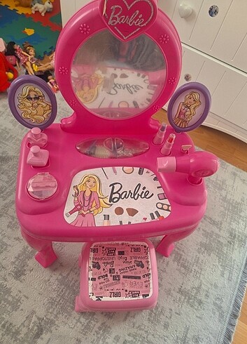 Barbie Aynalı Oyuncak makyaj masası 