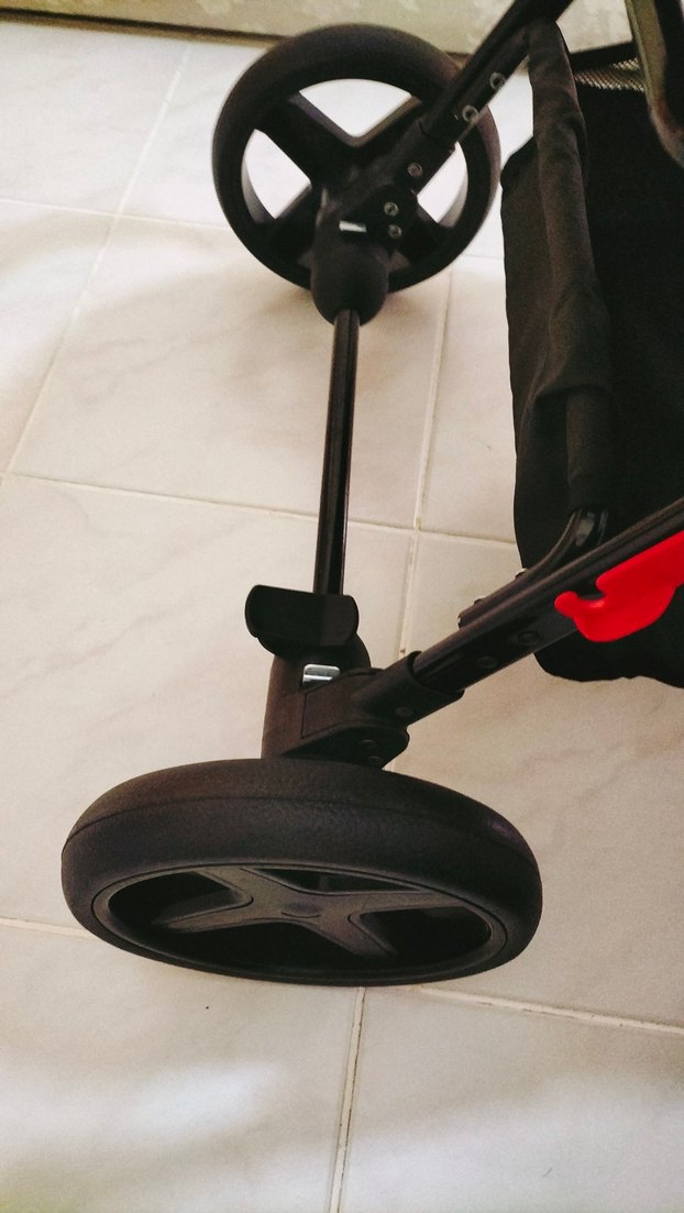 Siyah Bebek Arabası - Görsel 4