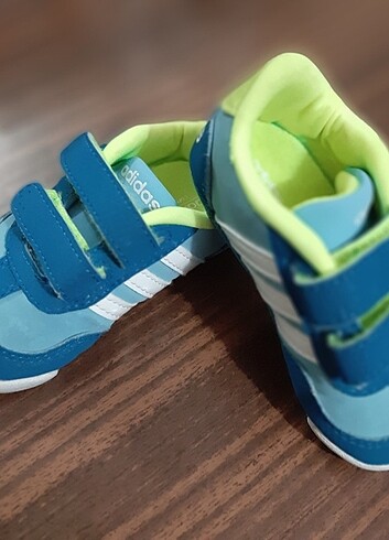 Adidas ilk adım ayakkabısı