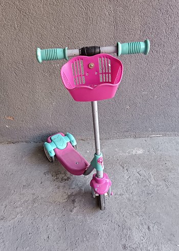 Renkli Pembe Çocuk Scooter'ı Sepetli 3 Tekerlekli