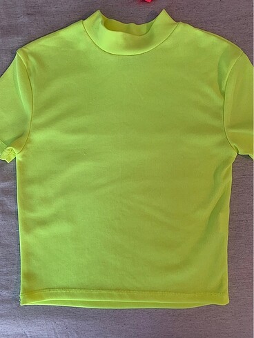 Pull and Bear Neon crop
