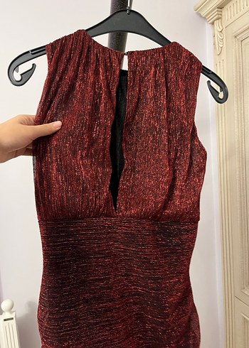 Bordo Drapeli Yüksek Yakalı Midi Elbise - Görsel 3