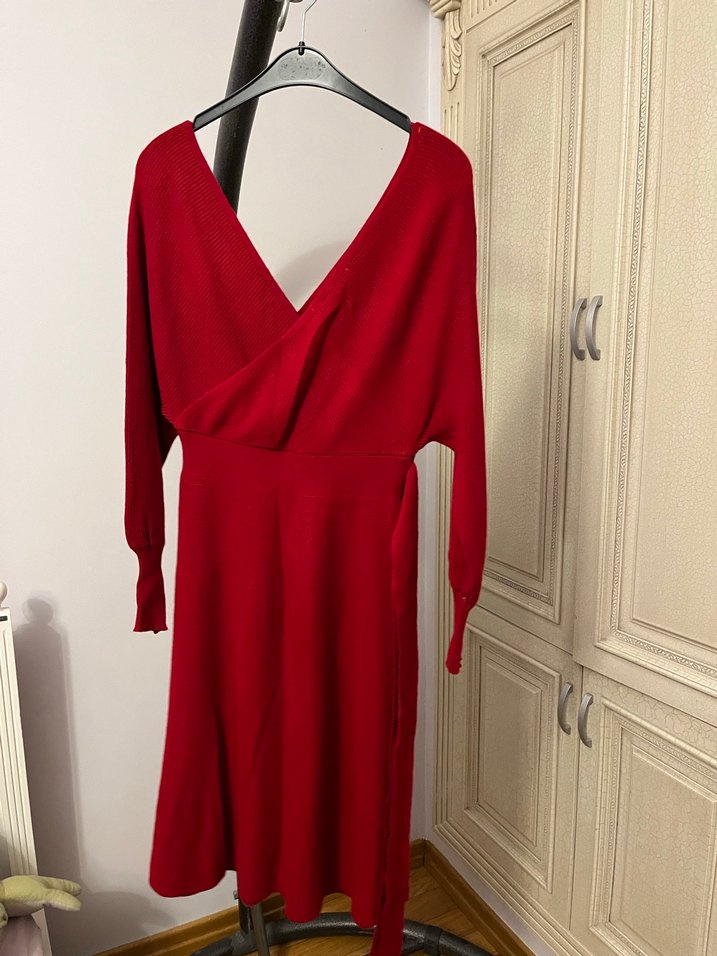 Kırmızı V Yaka Midi Triko Elbise - Görsel 3