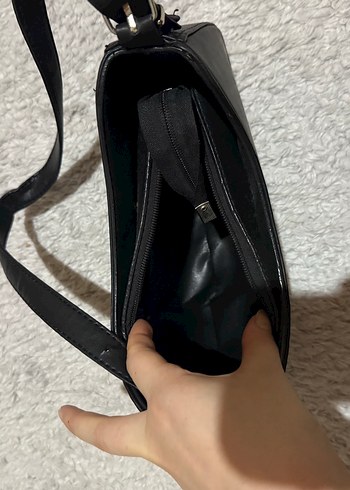 Bershka Siyah Minimalist Deri Kadın Omuz Çantası