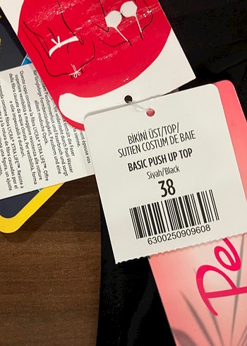 38 Beden Penti Siyah Strappy Dolgulu Kadın Bikini Üstü