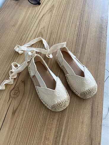 Zara çocuk sandalet