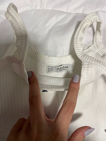 Pull and Bear askılı crop