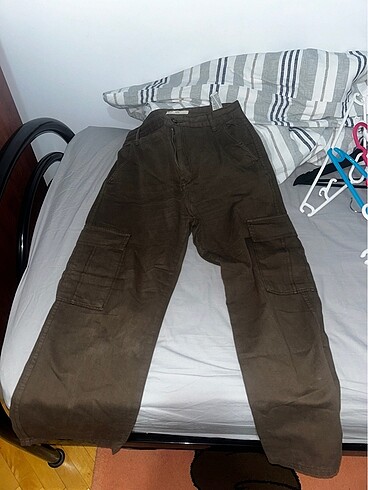 stradivarius pantalon 42 beden