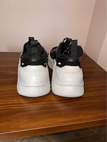 39 Beden Xantholite Ugly Sneaker