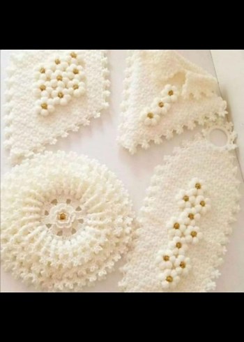 Sarı Çiçekli Beyaz Örgü Dekoratif Örtü - Görsel 11