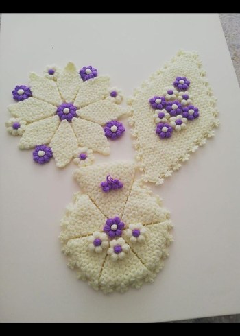 Sarı Çiçekli Beyaz Örgü Dekoratif Örtü - Görsel 9