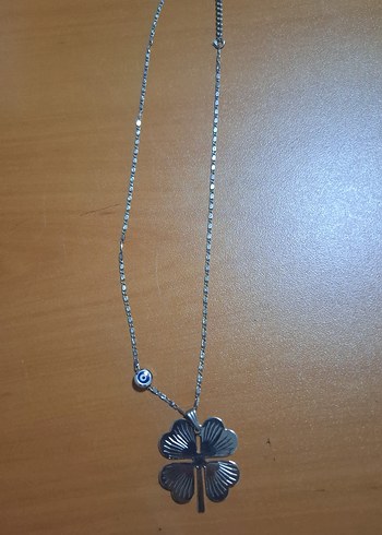 Beden gri Renk Uzun Zincirli Gri Yonca Kolye