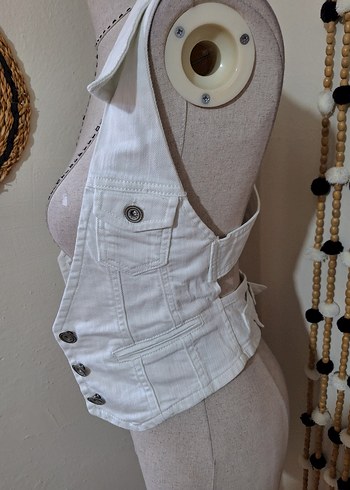Beyaz Denim Düğmeli Halter Yaka Kadın Yelek